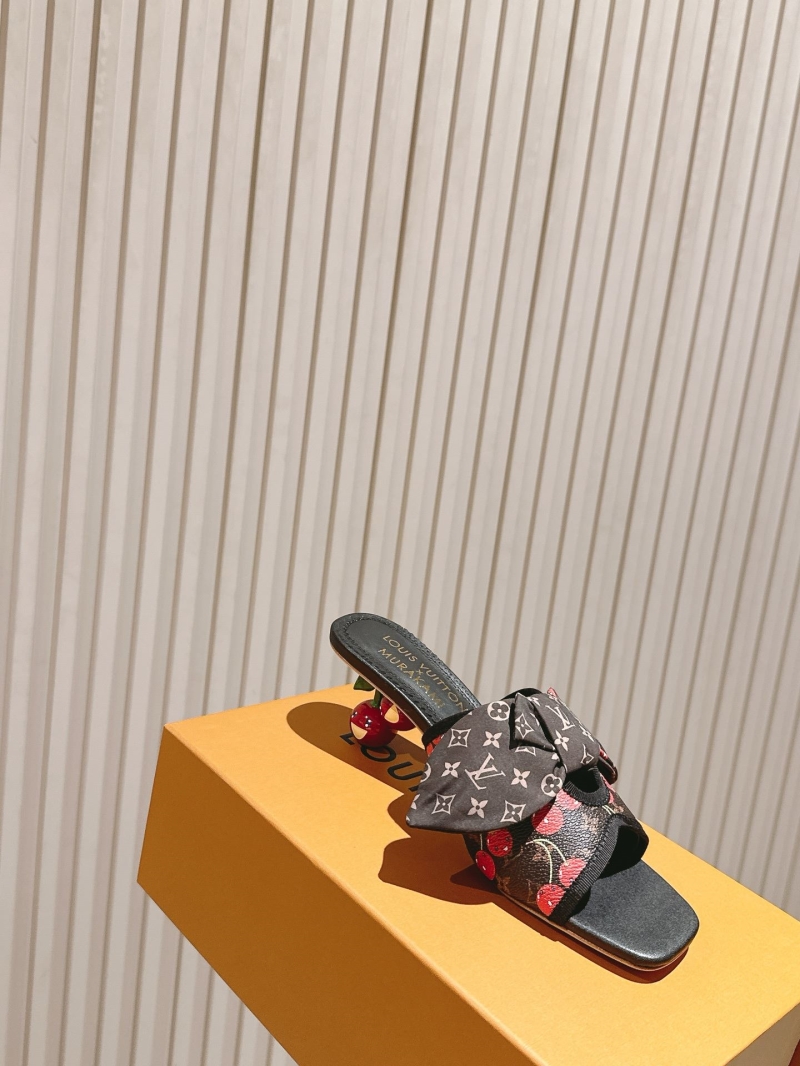 l0vis Vvtt0n slippers